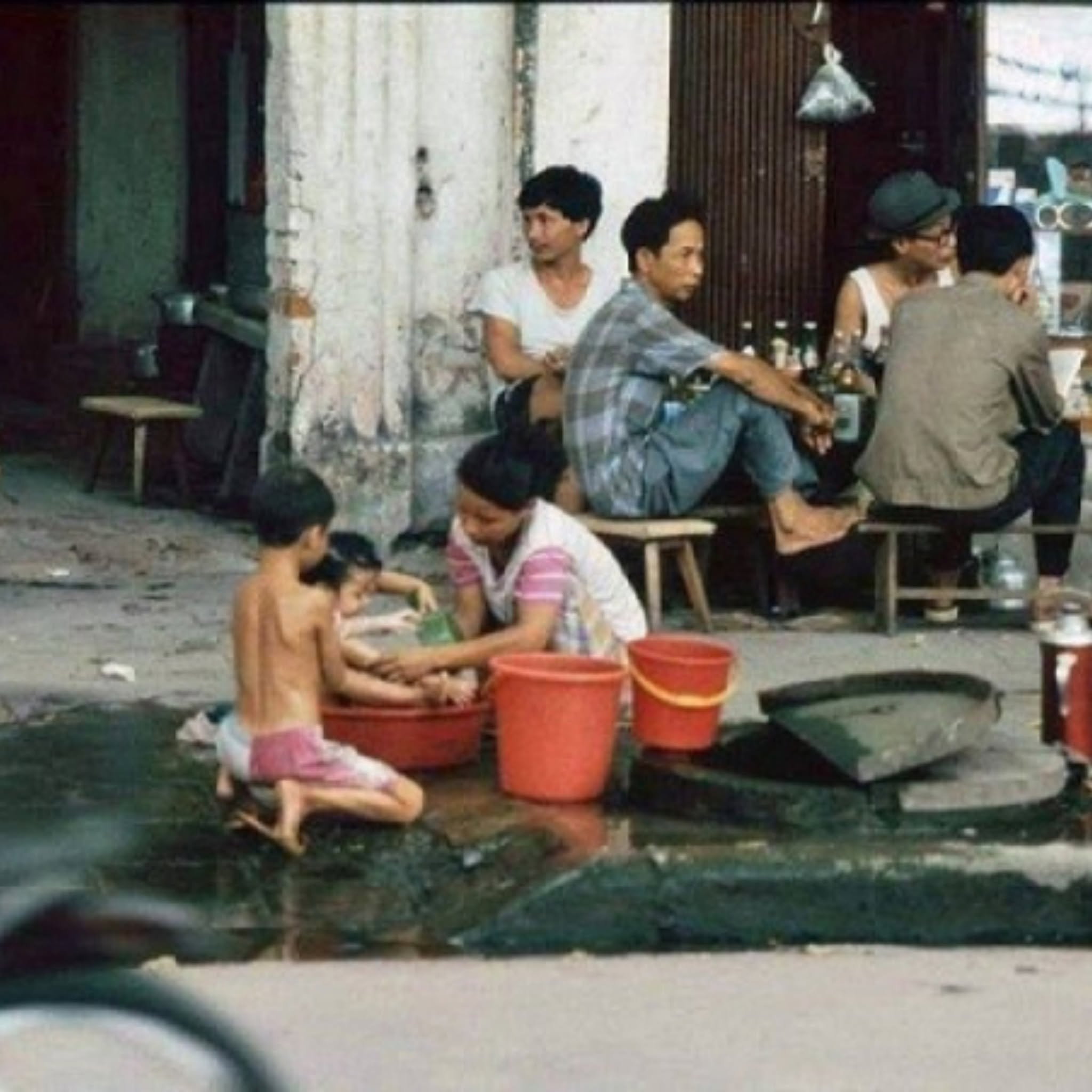 chuyen-khu-tap-the-va-nep-song-kieu-mau-mot-thoi (2).jpg