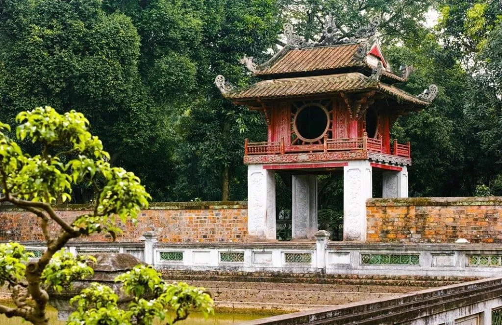 Không gian cổ kính tại Văn Miếu – Quốc Tử Giám, nơi lưu giữ tinh hoa Nho học