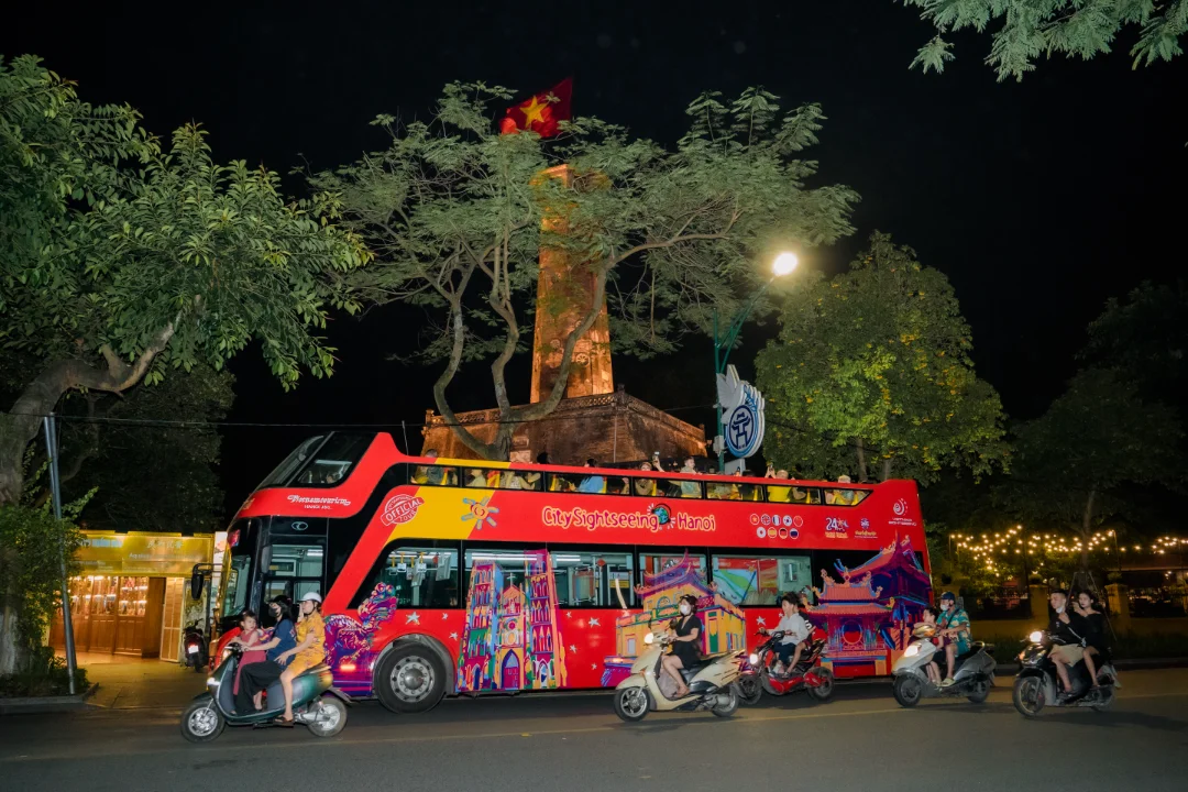 Hà Nội lung linh về đêm nhìn từ xe buýt 2 tầng Vietnam Sightseeing
