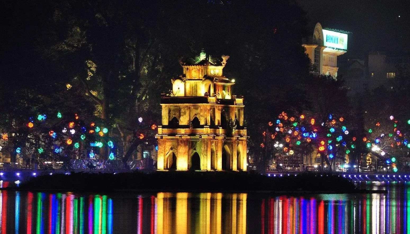 du-lich-ha-noi-buoi-toi (2).webp