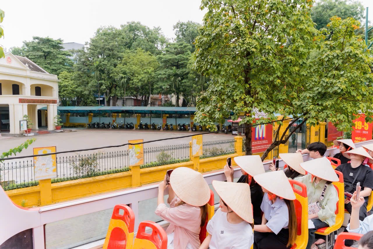 kinh-nghiem-di-xe-bus-2-tang-ha-noi (3).JPG