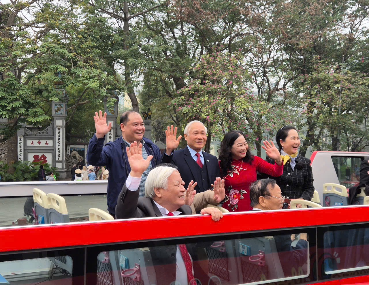 ngam-ha-noi-tren-cao-tu-xe-bus-2-tang (5).JPG
