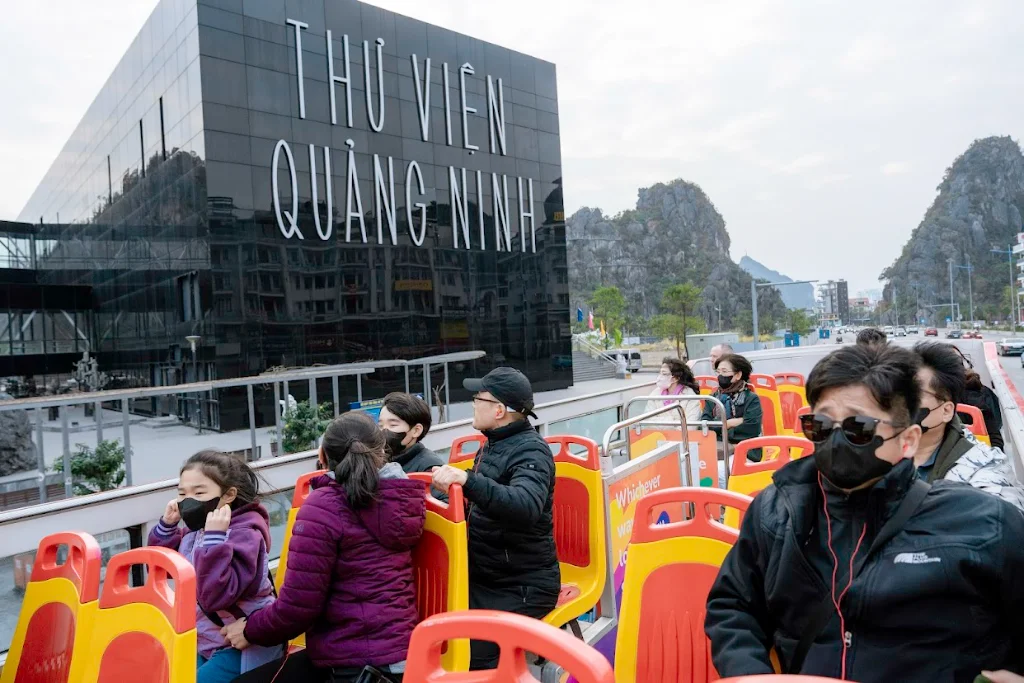 Bus 2 tầng Hạ Long Vietnam Sightseeing – tour ngắm cảnh thành phố, đầy đủ tiện ích